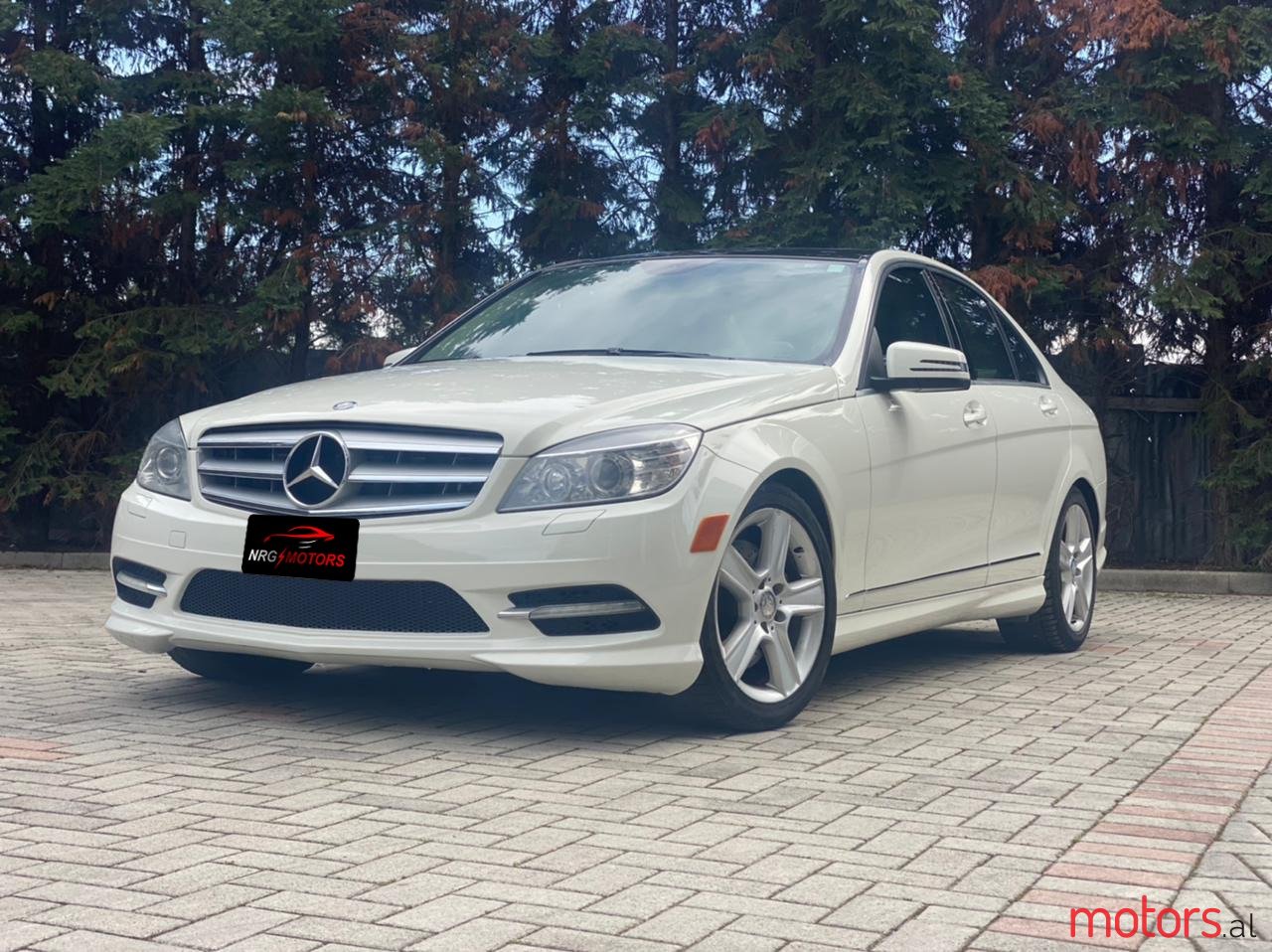 2011' Mercedes-Benz C-Class photo #1