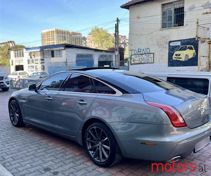 2010' Jaguar XJ photo #1