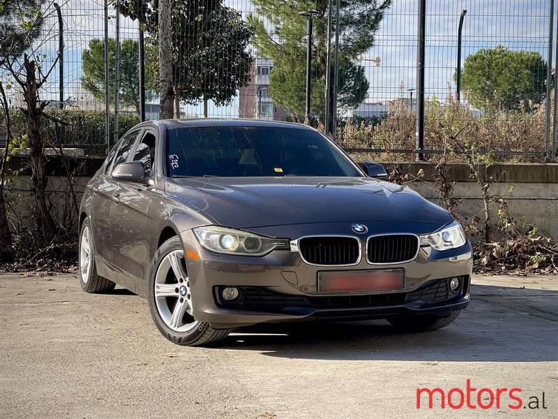 2012' BMW 320 photo #3
