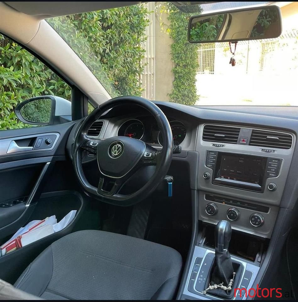 2014' Volkswagen Golf photo #3