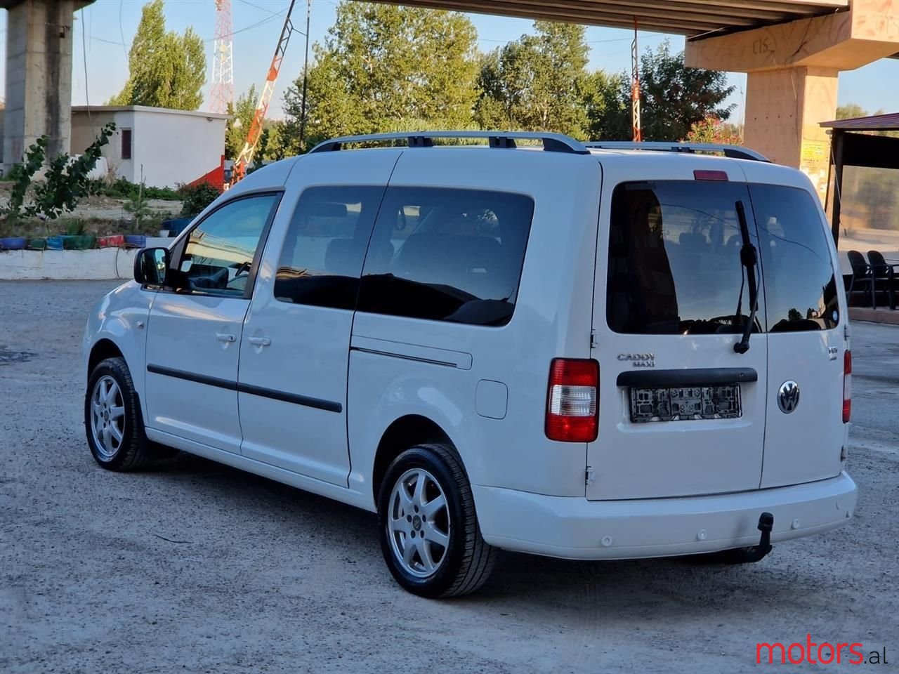 2010' Volkswagen Caddy photo #1