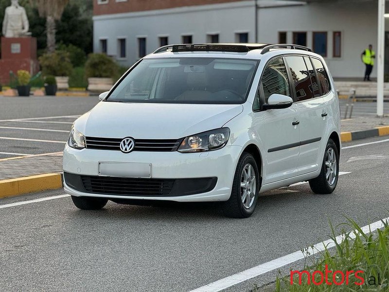 2012' Volkswagen Touran photo #1