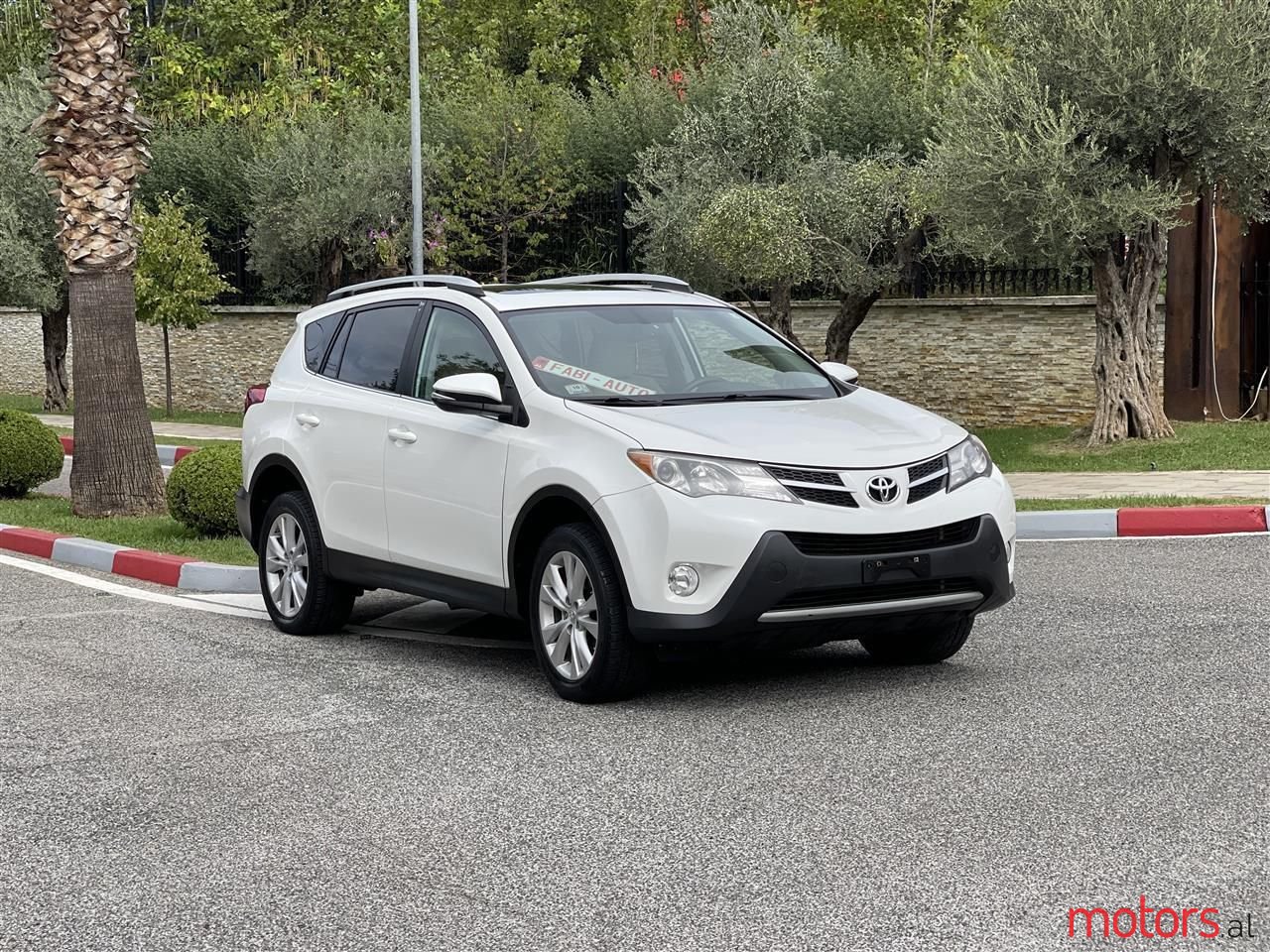 2013' Toyota RAV4 photo #2