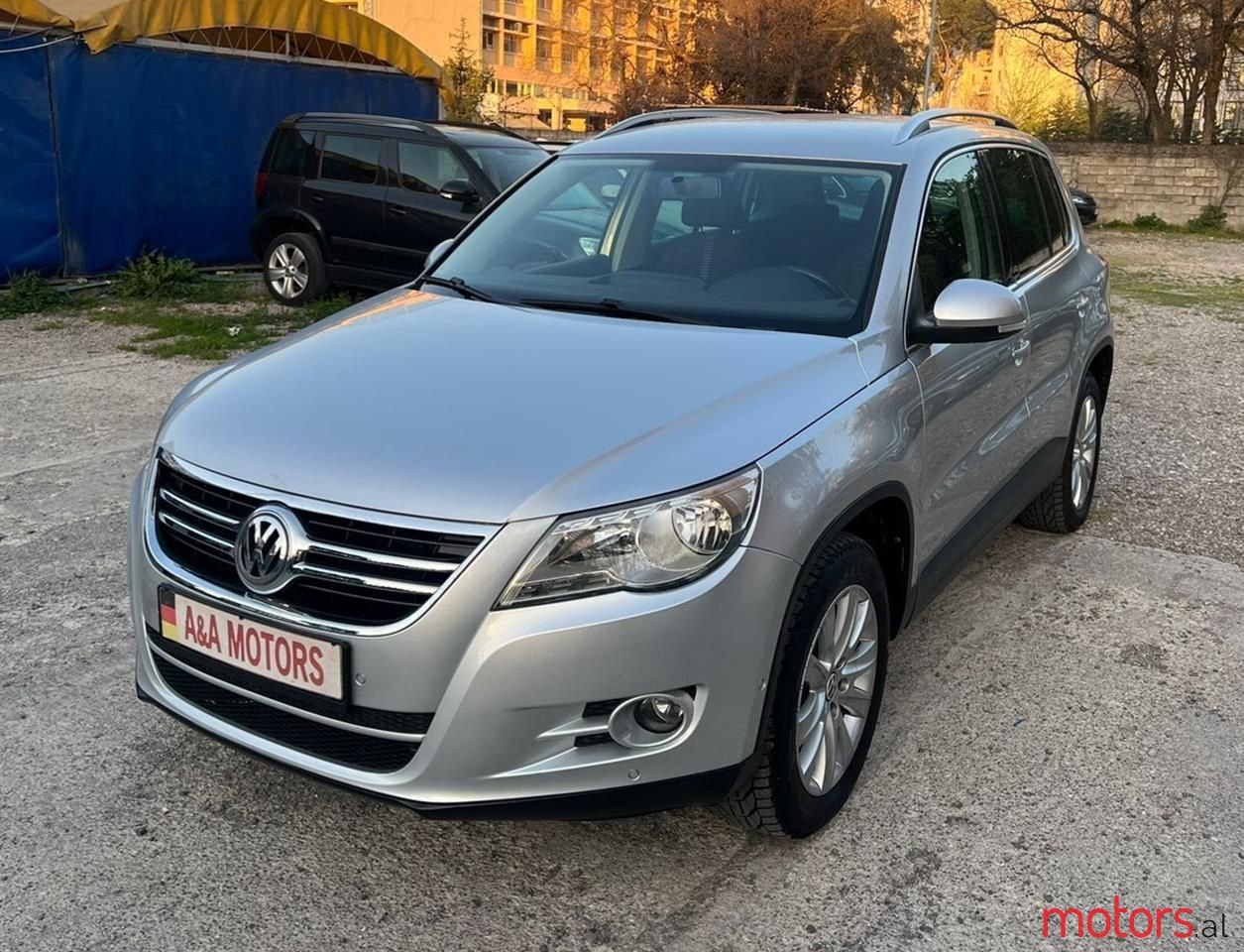 2010' Volkswagen Tiguan photo #3