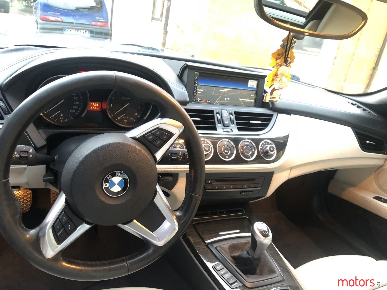 2009' BMW Z4 Sdrive i23 photo #2