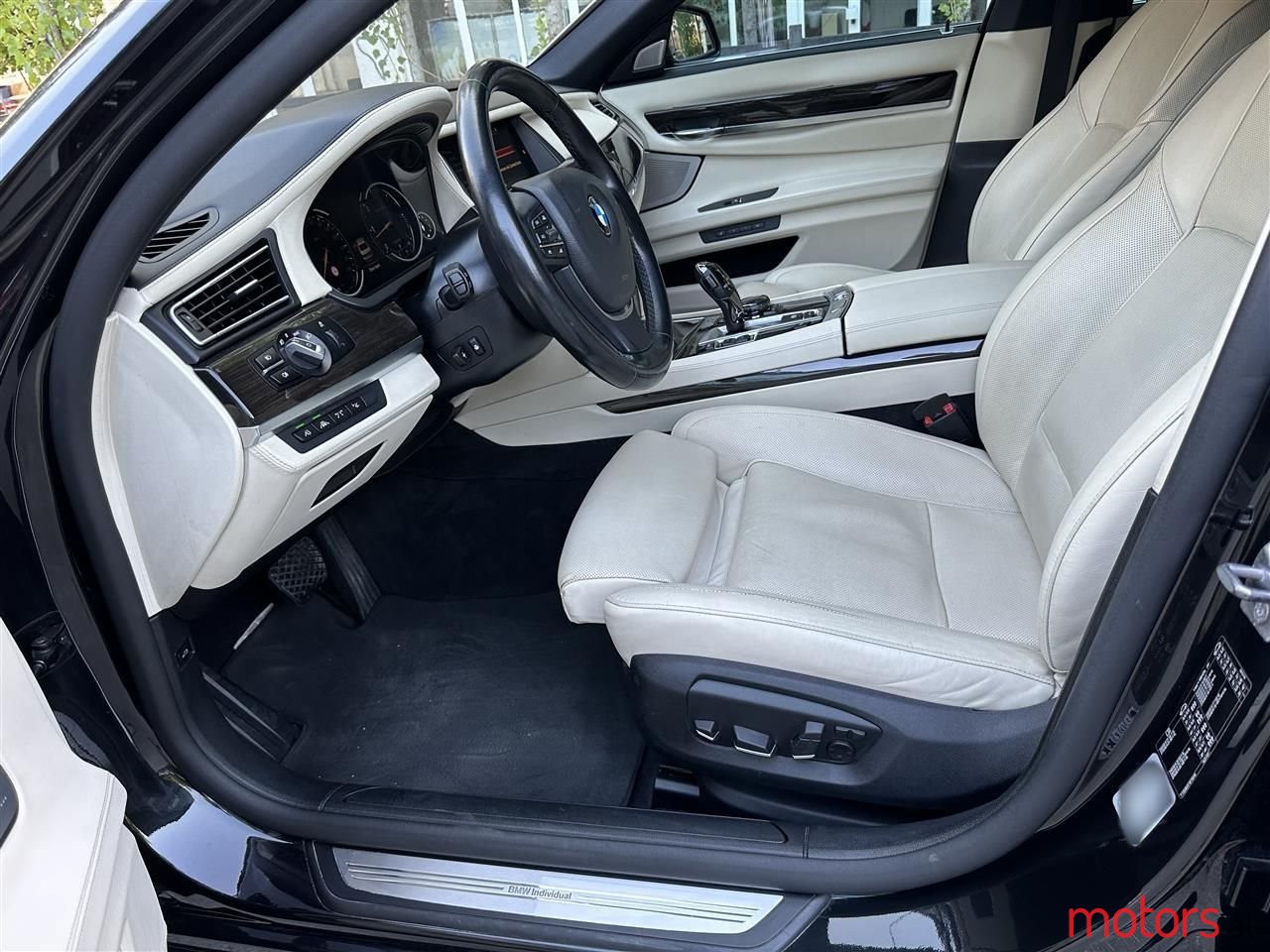 2015' BMW 730 photo #2