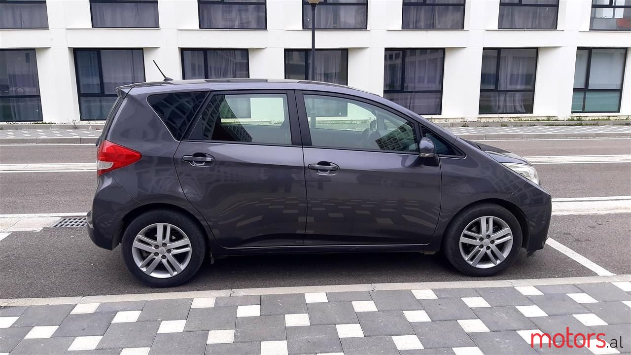 2014' Subaru Trezia photo #4