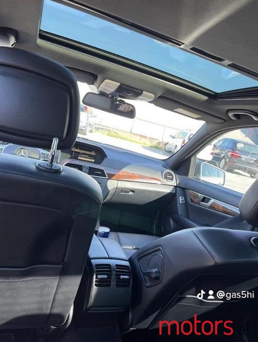 2012' Mercedes-Benz C 300 photo #5