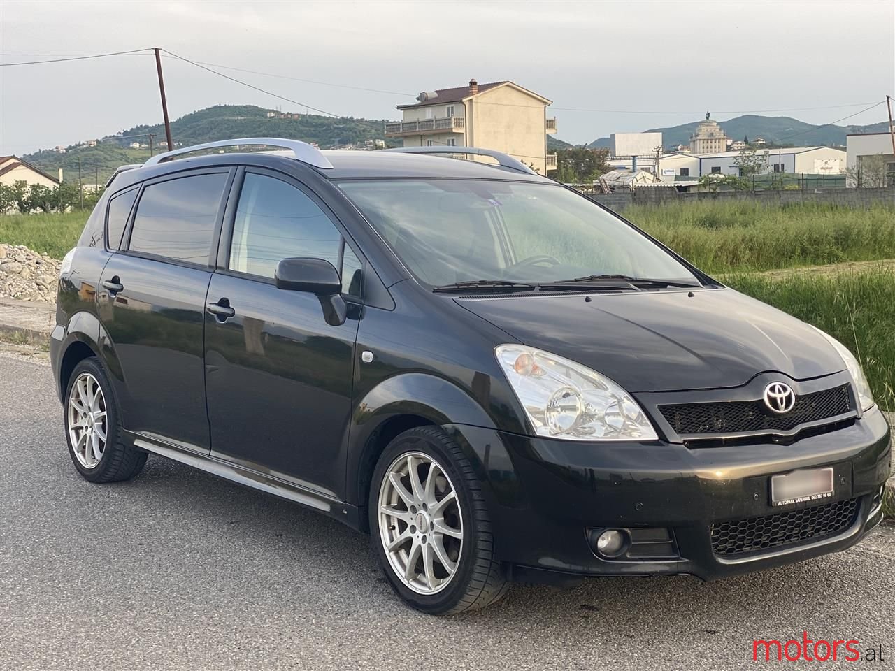 2005' Toyota Corolla Verso photo #1