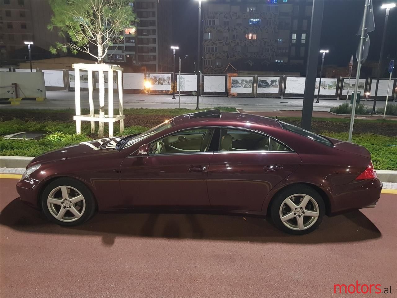 2006' Mercedes-Benz CLS 320 photo #2