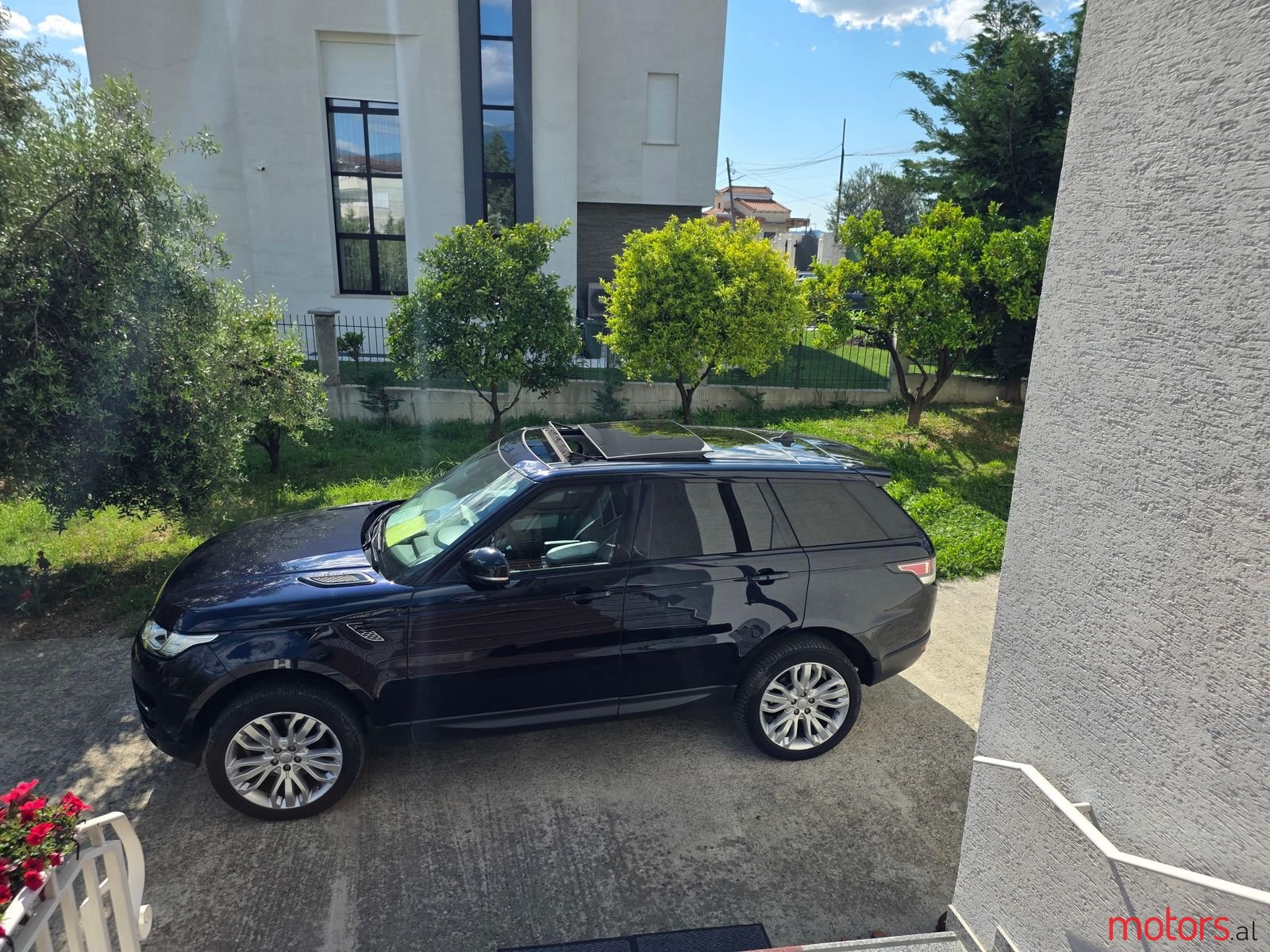 2016' Land Rover Range Rover Sport photo #3