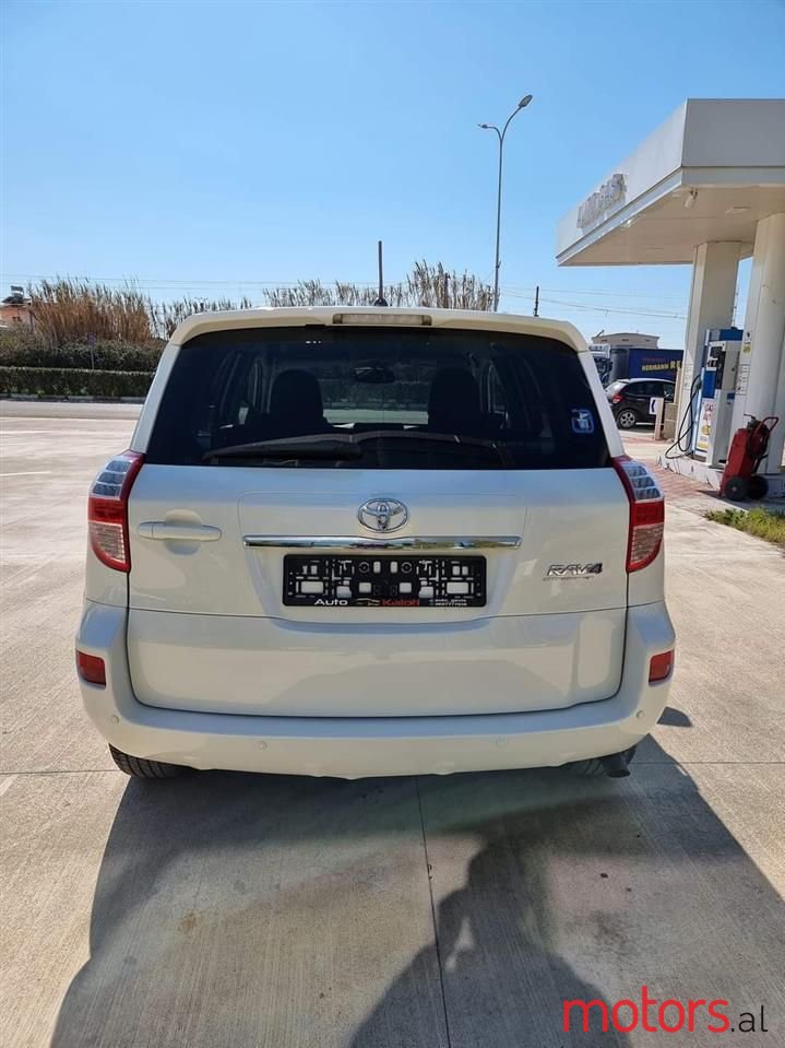 2011' Toyota RAV4 photo #6