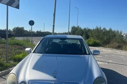 2008' Mercedes-Benz 200