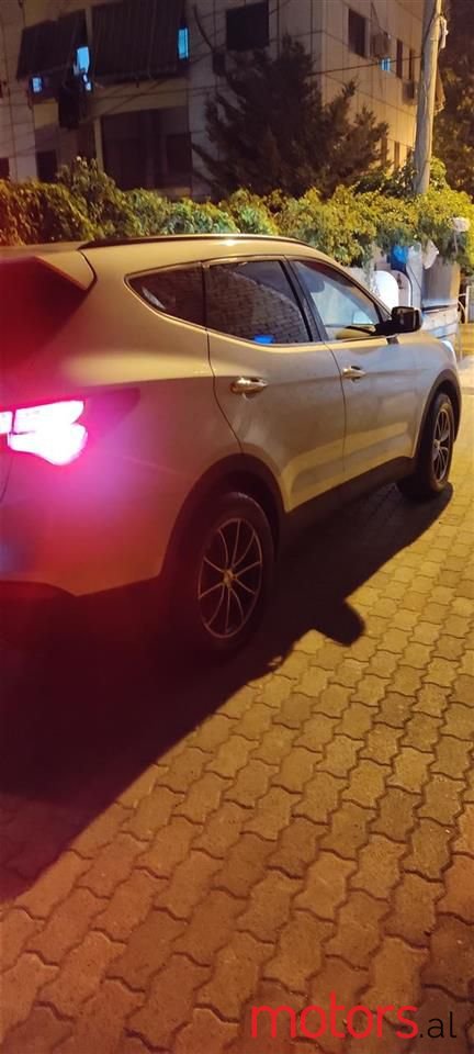 2013' Hyundai Santa Fe photo #2