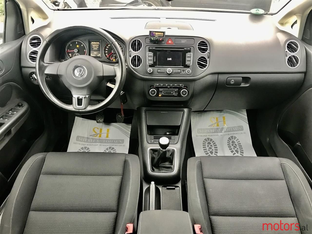 2012' Volkswagen Golf Plus photo #2