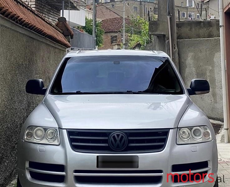 2004' Volkswagen Touareg photo #1