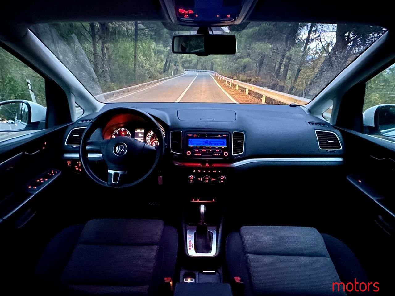 2013' Volkswagen Sharan photo #4