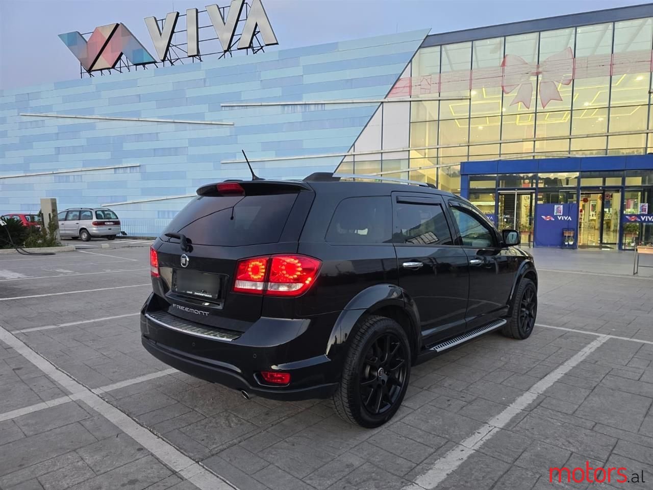 2012' Fiat Freemont photo #3