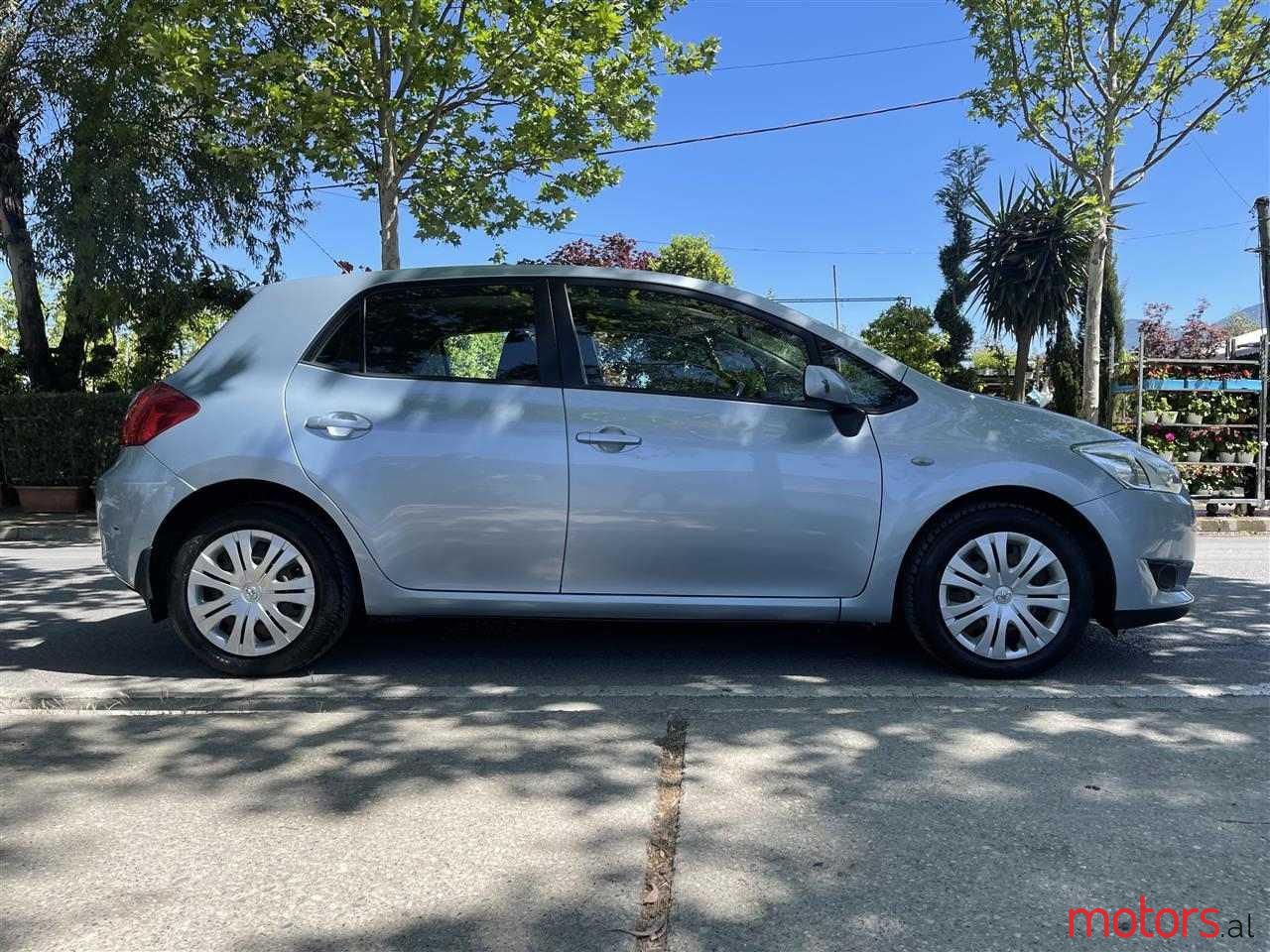 2008' Toyota Auris photo #4