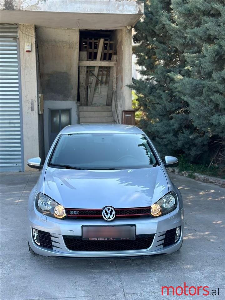 2010' Volkswagen Golf photo #1