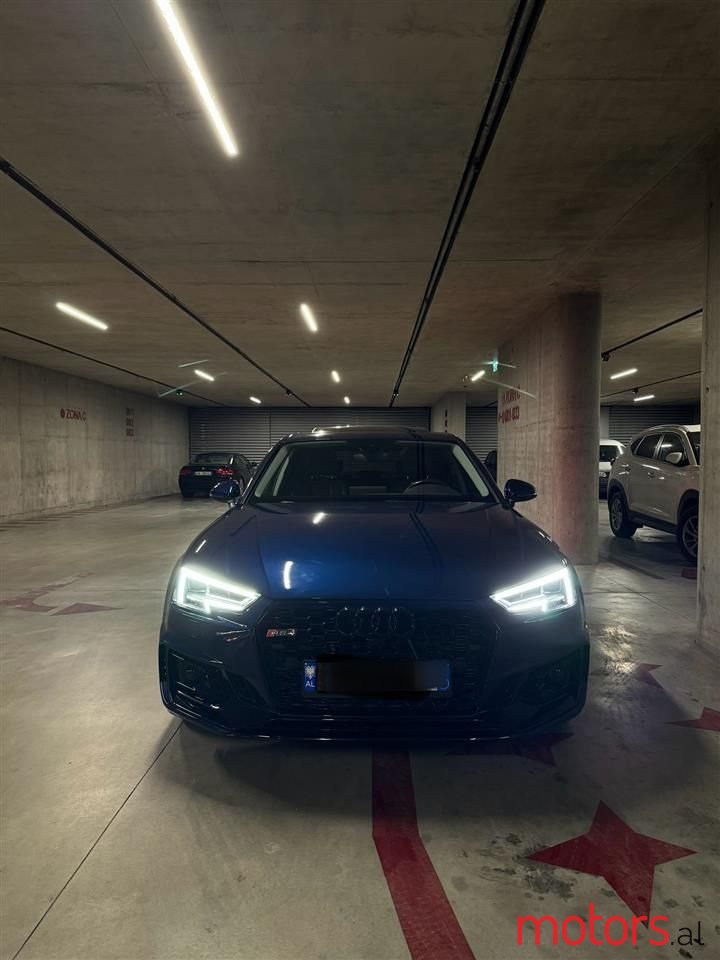 2017' Audi A4 photo #1