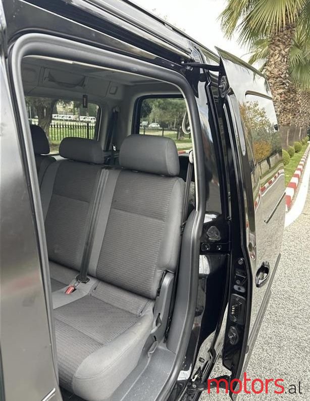 2010' Volkswagen Caddy photo #4