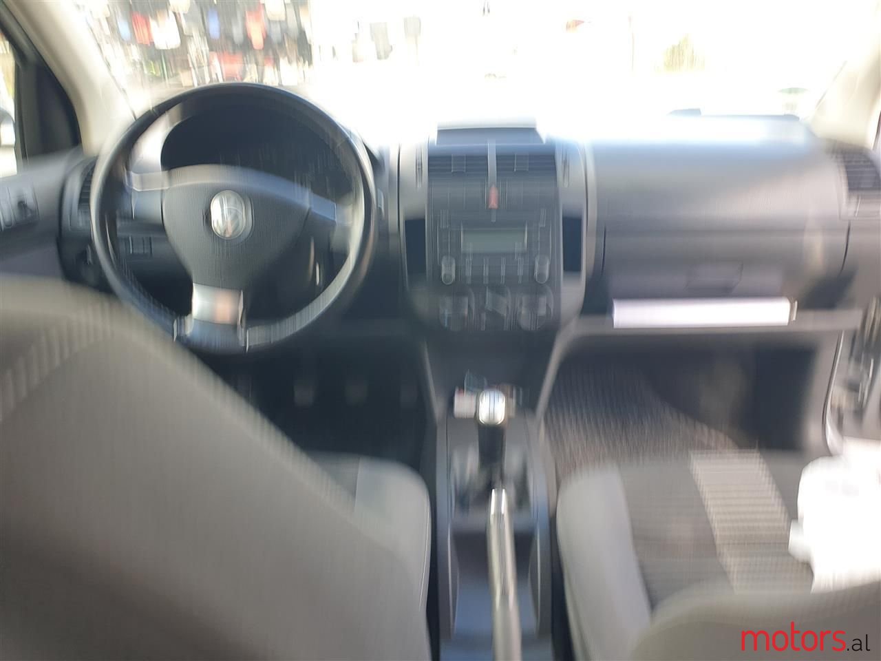 2009' Volkswagen Polo photo #3