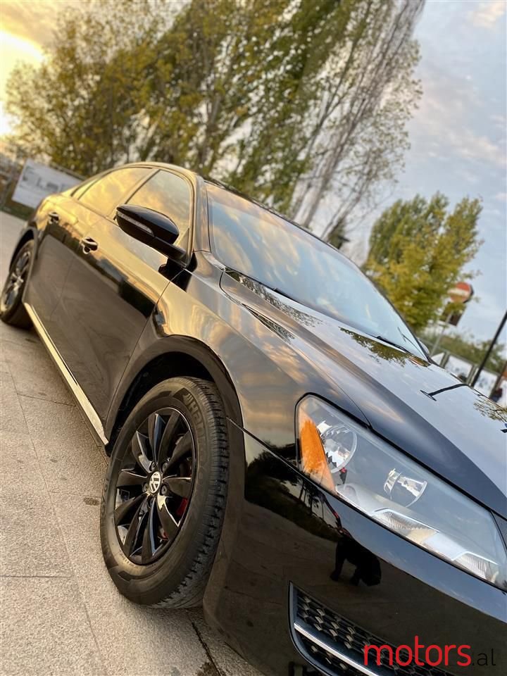 2013' Volkswagen Passat photo #4