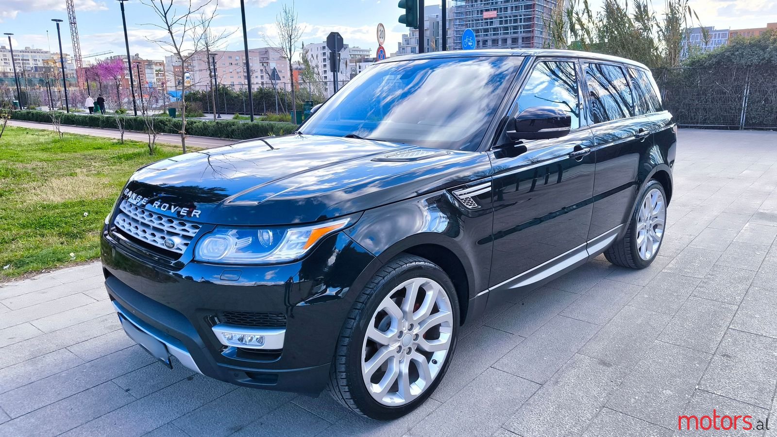 2016' Land Rover Range Rover Sport photo #1