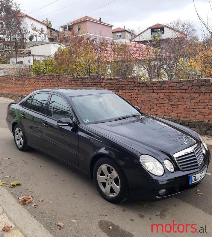 2007' Mercedes-Benz E 220 photo #1