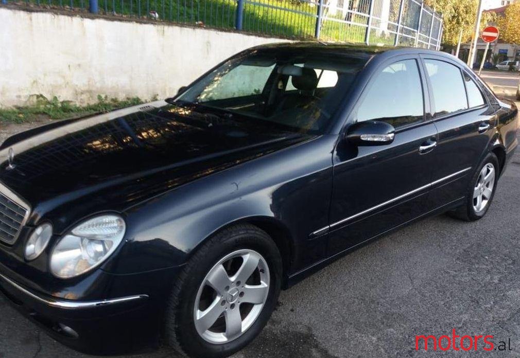2005' Mercedes-Benz E 220 photo #1