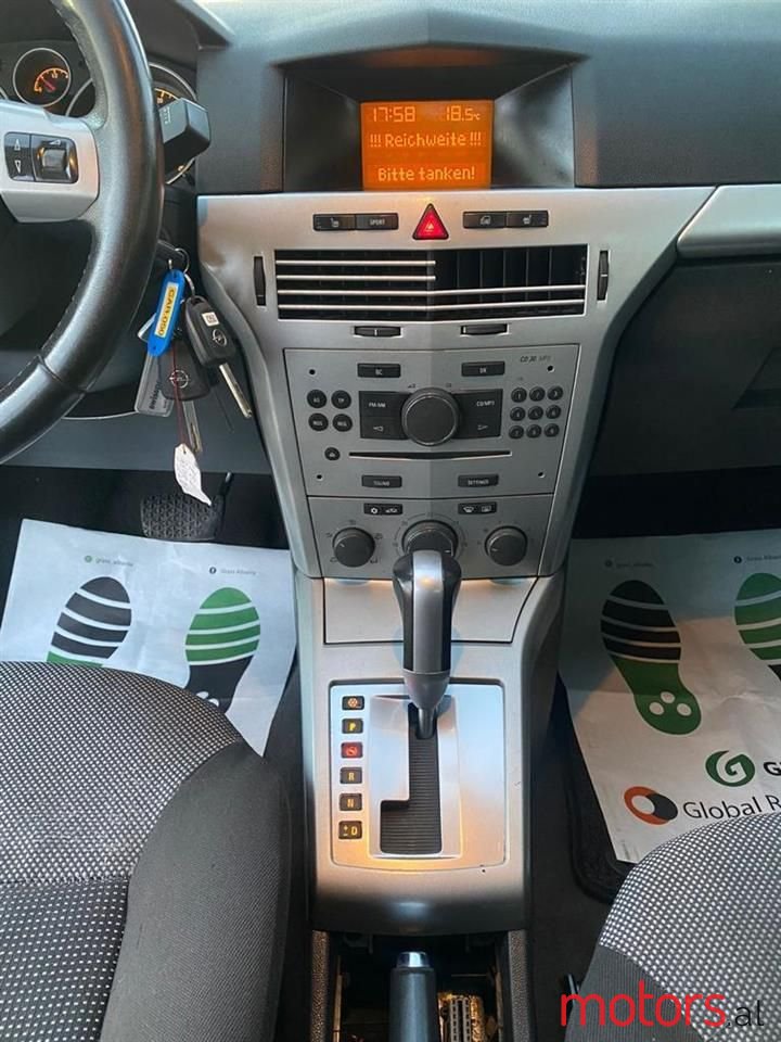 2009' Opel Astra photo #5