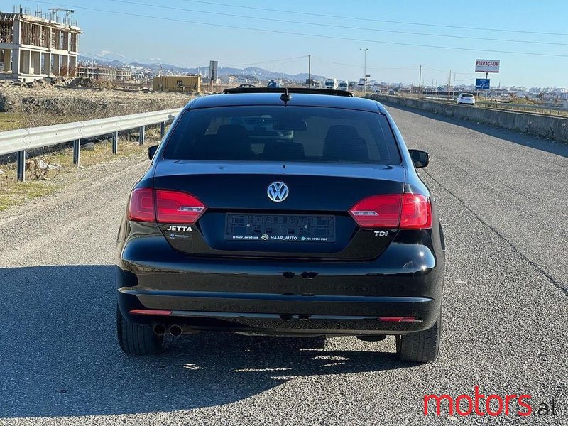 2012' Volkswagen Jetta photo #4