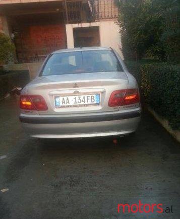 2000' Mitsubishi Carisma photo #2