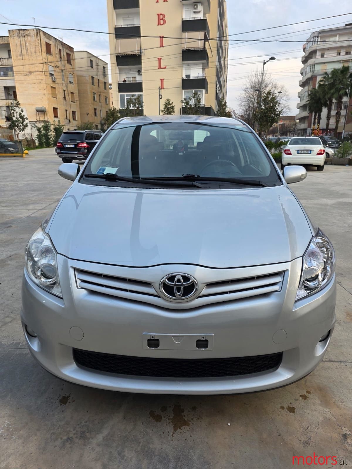 2010' Toyota Auris photo #3