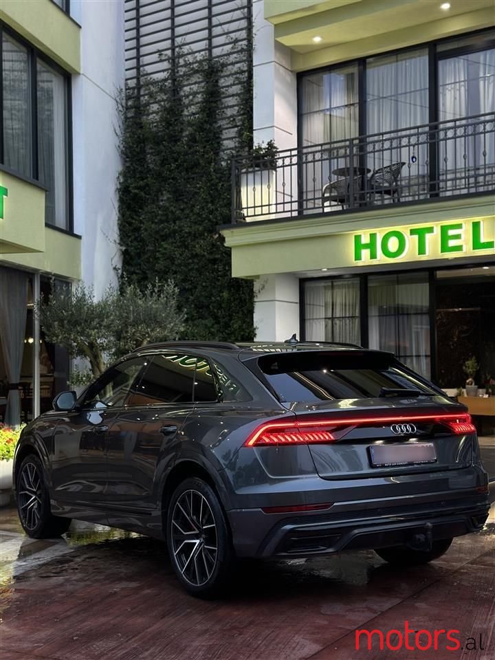2020' Audi Q8 photo #4