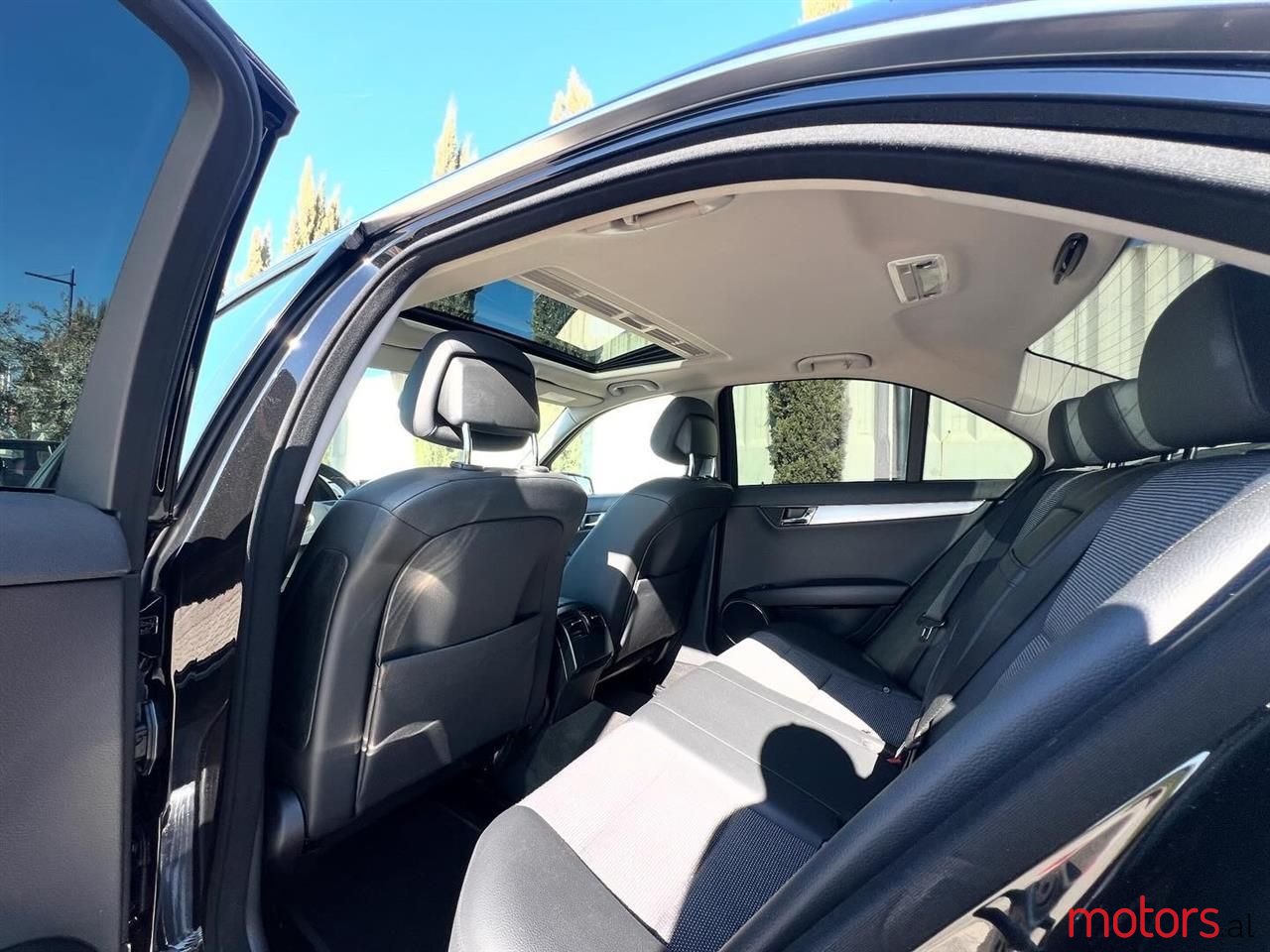 2009' Mercedes-Benz C 220 photo #4