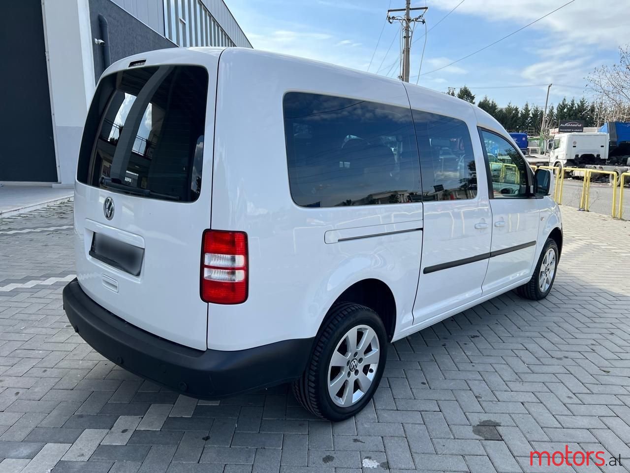 2012' Volkswagen Caddy photo #2