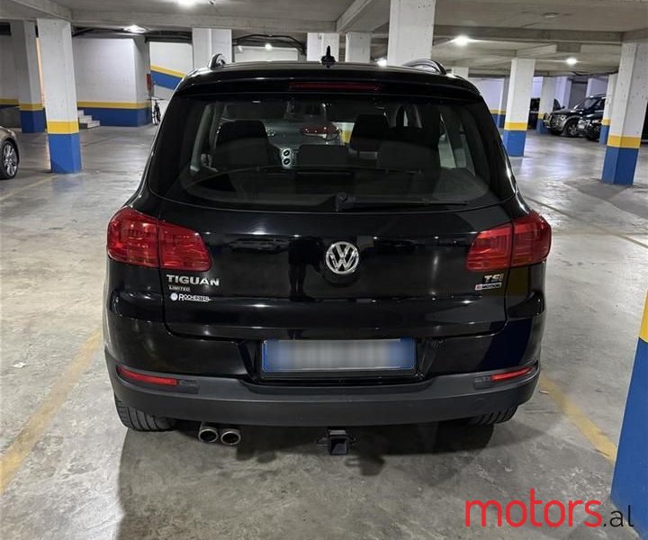 2017' Volkswagen Tiguan photo #5