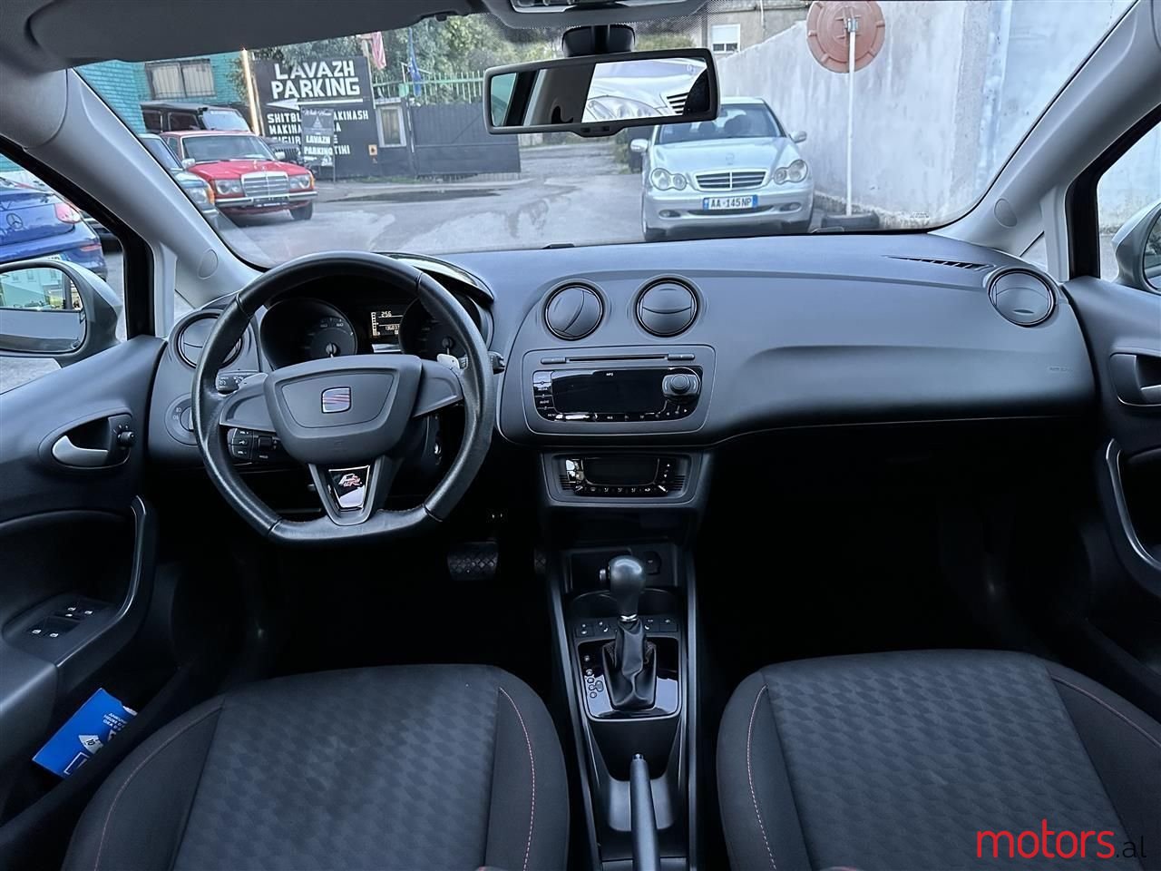 2011' SEAT Ibiza photo #6