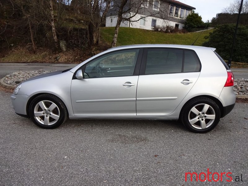 2008' Volkswagen Golf photo #2