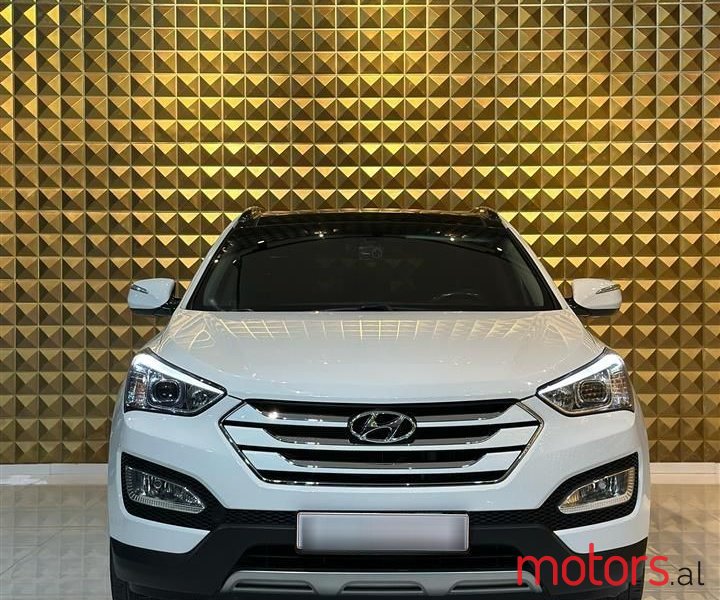 2013' Hyundai Santa Fe photo #3