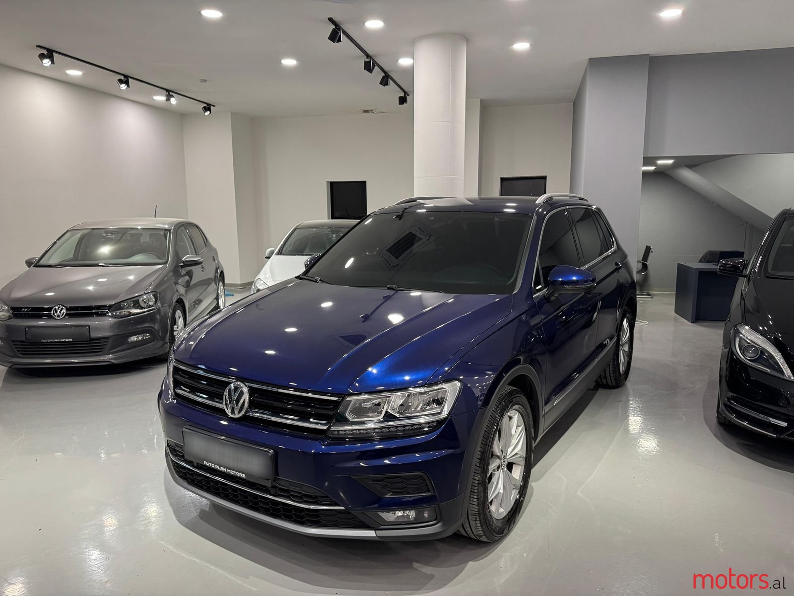 2018' Volkswagen Tiguan photo #1