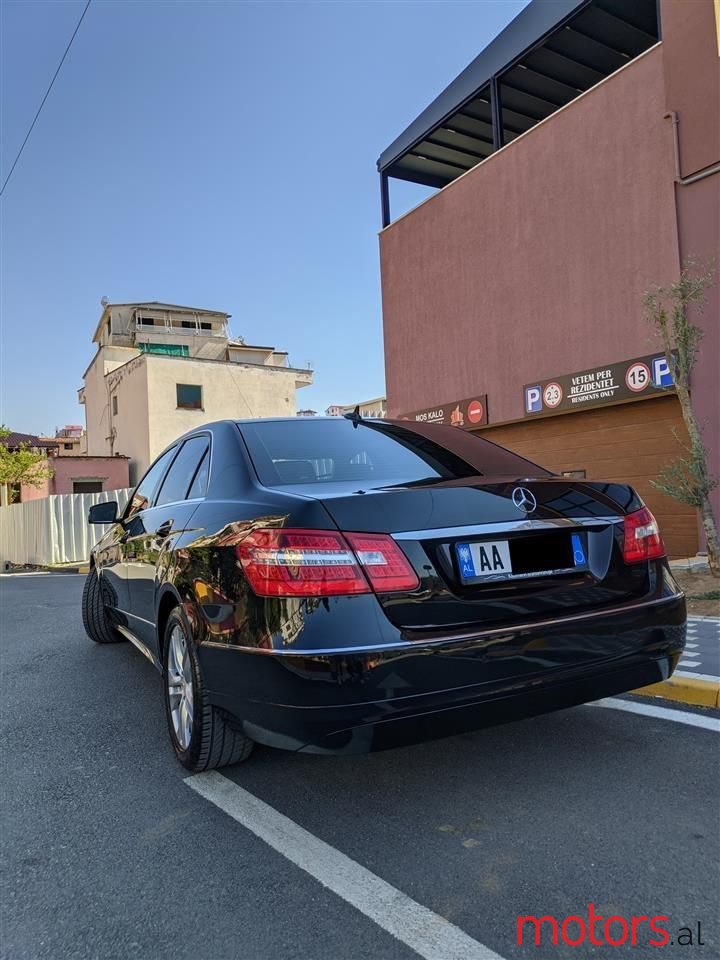 2010' Mercedes-Benz E 220 photo #4