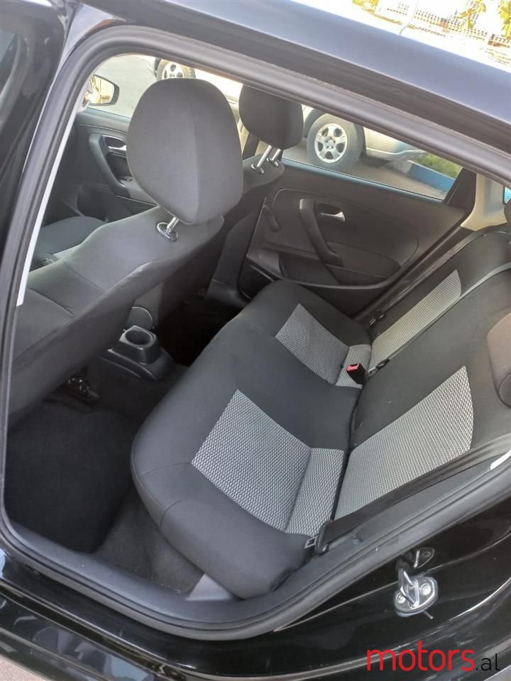 2013' Volkswagen Polo photo #4