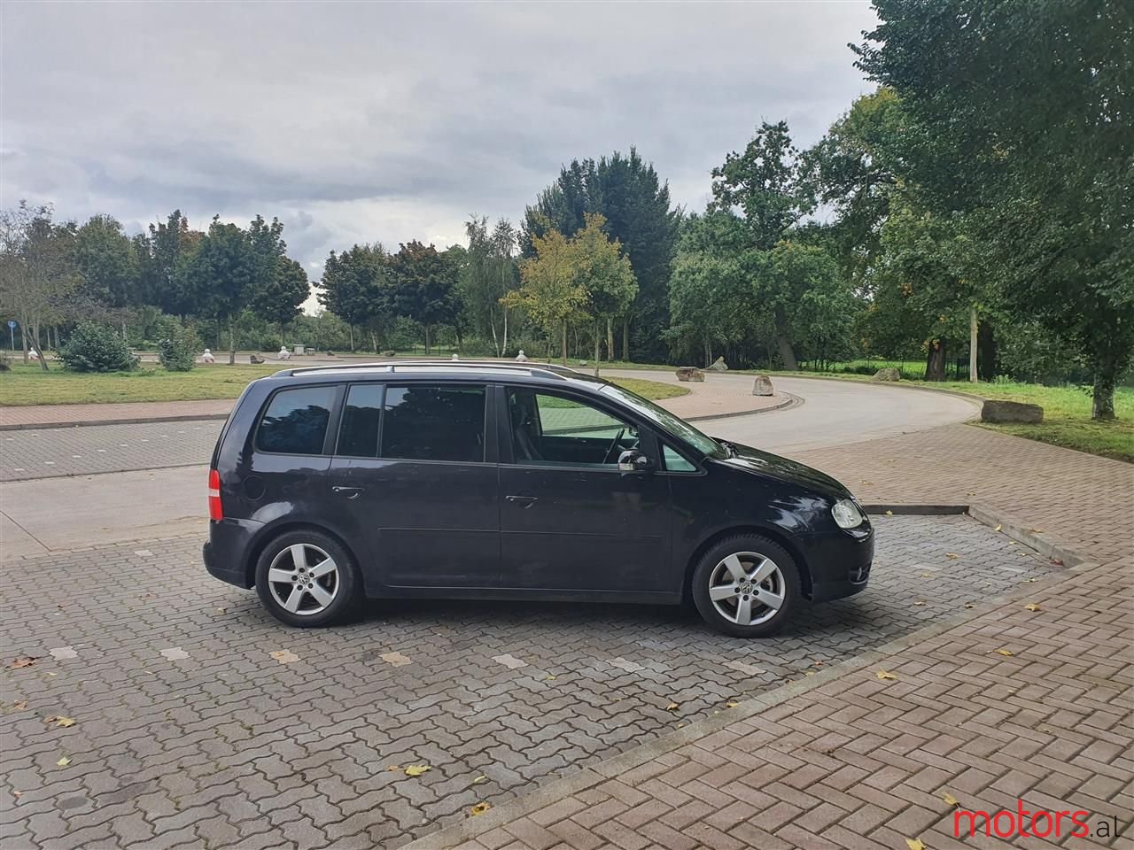 2006' Volkswagen Touran photo #1