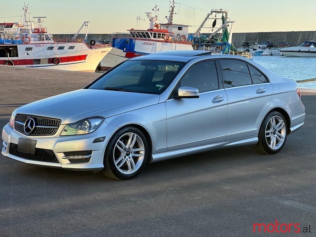 2012' Mercedes-Benz C 300 photo #2