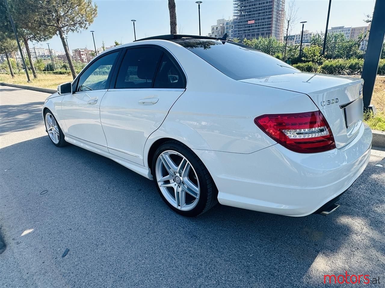 2012' Mercedes-Benz C 300 photo #2