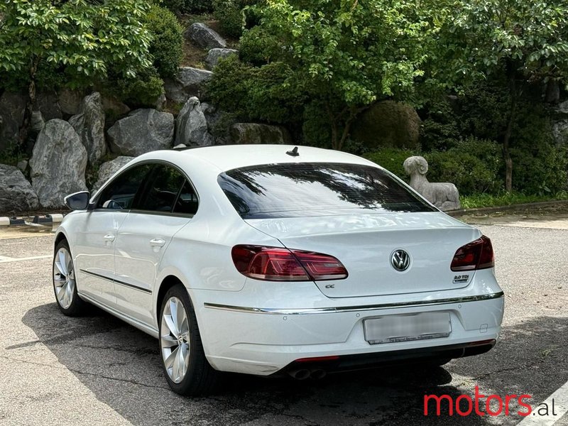 2016' Volkswagen Passat photo #2