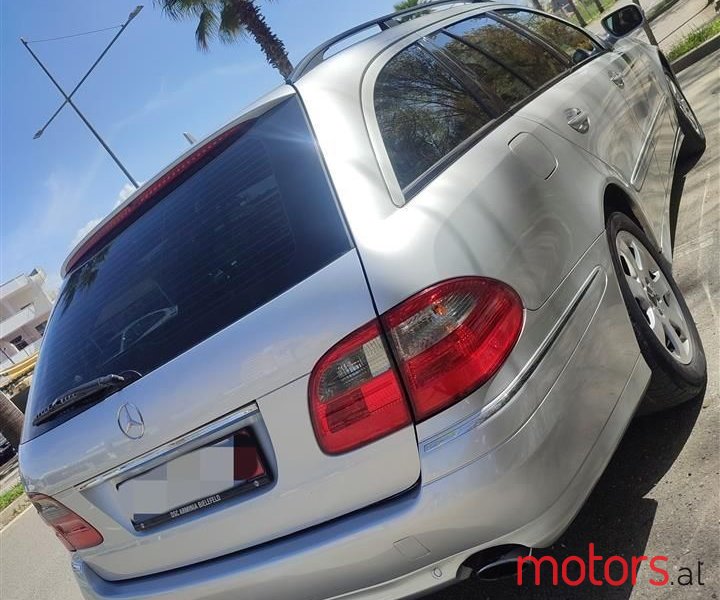 2008' Mercedes-Benz E 200 photo #6